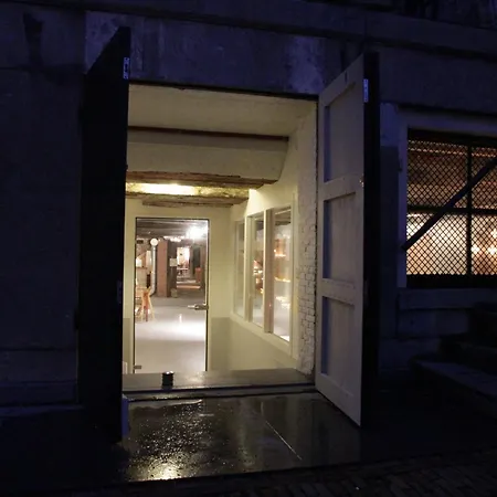 Top-notch Space Along Canal In Historic Centre 4* أمستردام