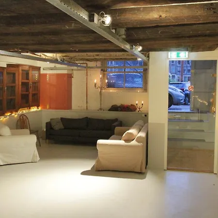 Bed & Breakfast Top-notch Along Canal In Historic Centre Amsterdam