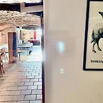Top-notch Space Along Canal In Historic Centre Bed and breakfast Ámsterdam