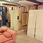 Top-notch Space Along Canal In Historic Centre 4* Amsterdam