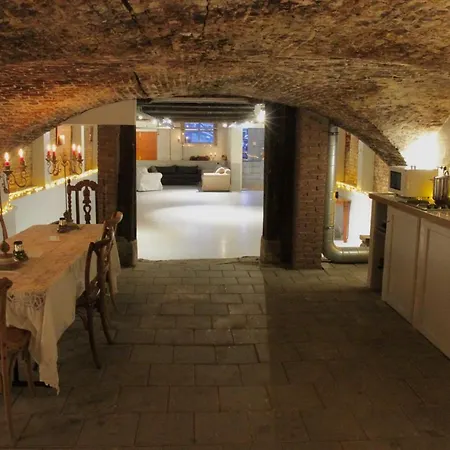 Bed & Breakfast Top-notch Along Canal In Historic Centre