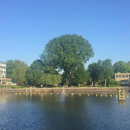 Top-notch Along Canal In Historic Centre Oda ve Kahvaltı