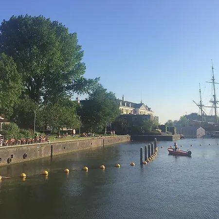 Alojamento de Acomodação e Pequeno-almoço Top-notch Along Canal In Historic Centre 4*