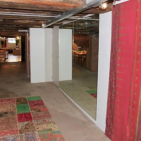 Top-notch Space Along Canal In Historic Centre