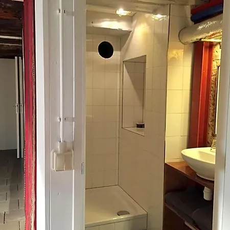 Top-notch Space Along Canal In Historic Centre Bed & Breakfast